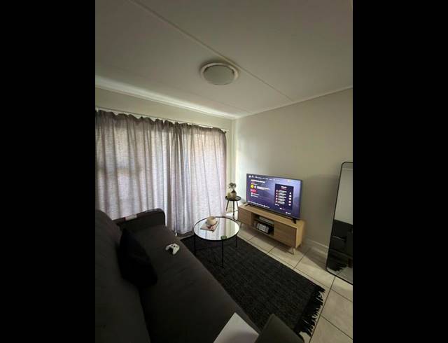 1 BEDROOM PROPERTY TO RENT IN WITFIELD